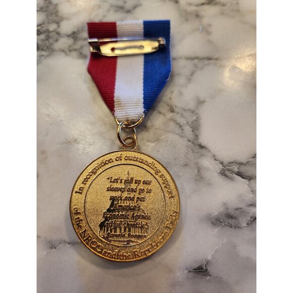 Ronald Reagan Republican Gold Tone Medal With Red/White/Blue Ribbon - Picture 2 of 4